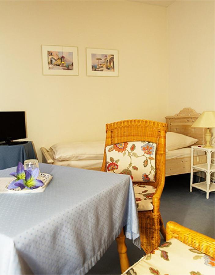 Hotel Haus Bauer บาด แบร์เน็ค อิม ฟิชเทลเกอเบียร์เกอ ภายนอก รูปภาพ